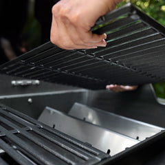 Spirit® E-425C Gas Grill Stealth® Edition (Natural Gas)